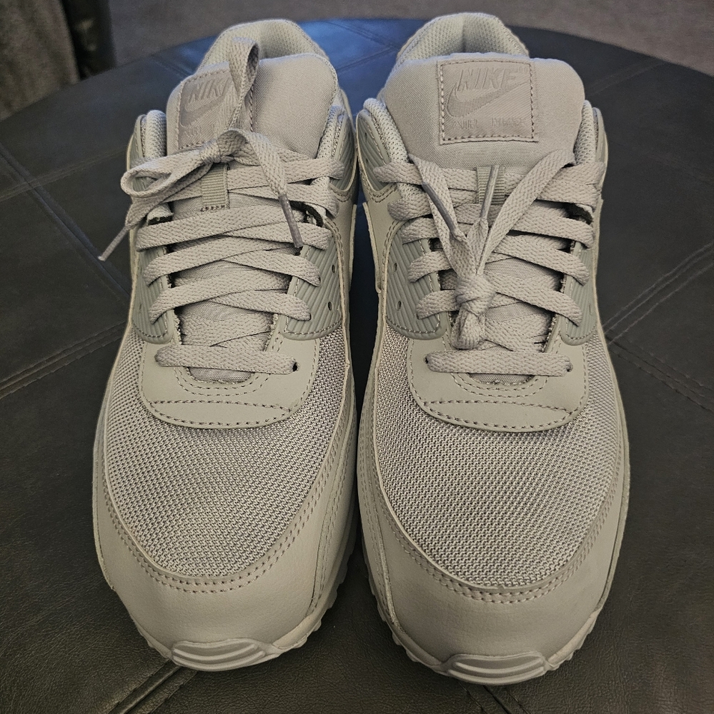 Brand New Nike Air Max 90 Men's Sneakers in Light Gray Original Box Not Included - Picture 4 of 6